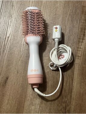 INH Insert Name Here Blowout Brush | Round Straightening Brush